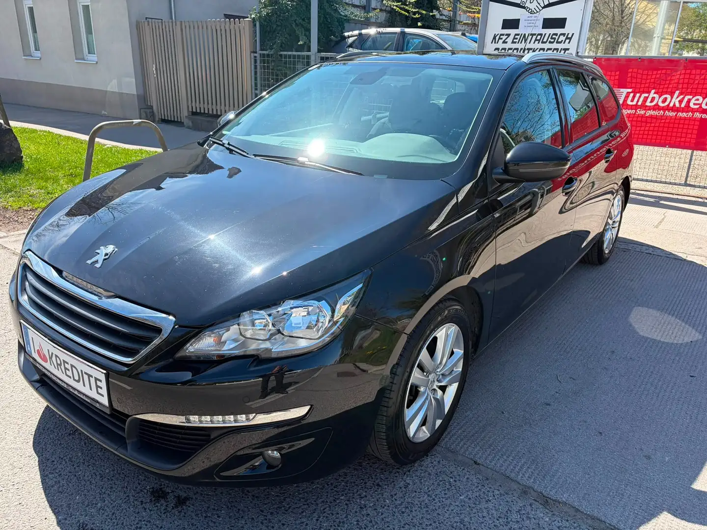 Peugeot 308 308 SW 1,6 HDi 110 FAP Premium Premium Schwarz - 2