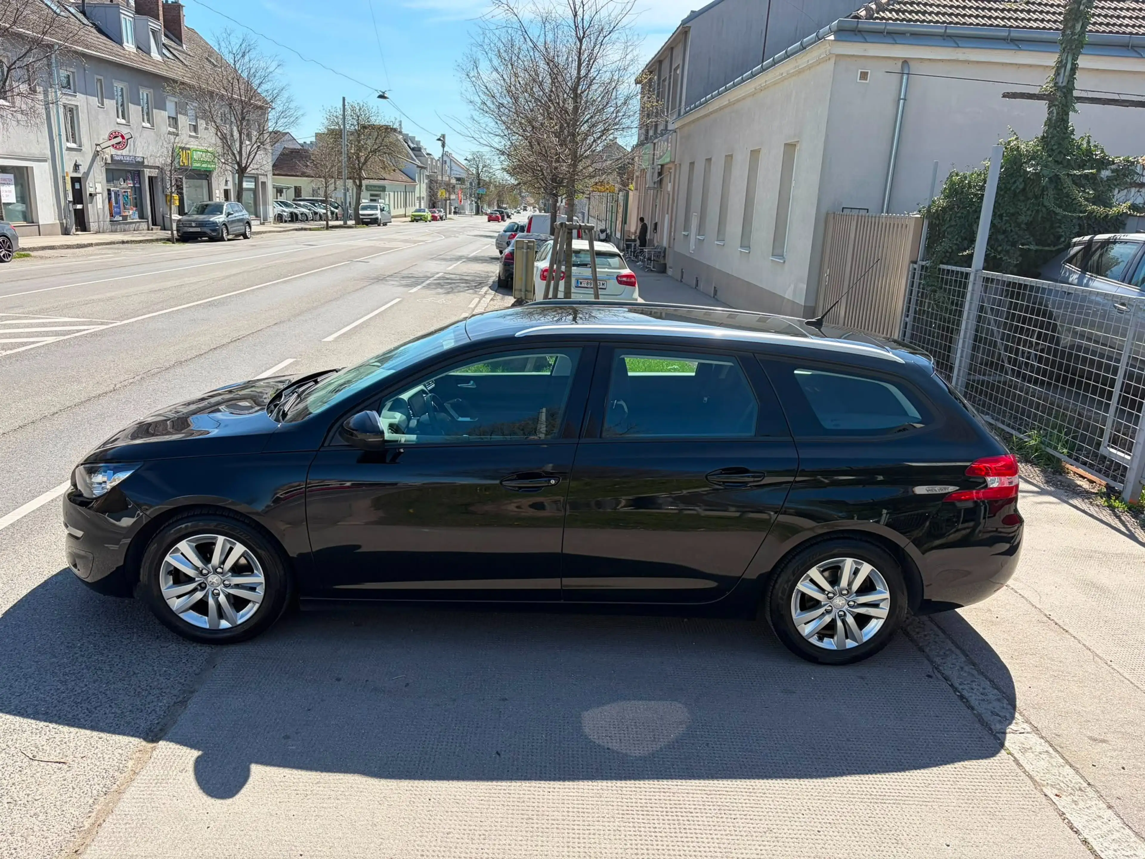 Peugeot 308 308 SW 1,6 HDi 110 FAP Premium Premium — photo 4