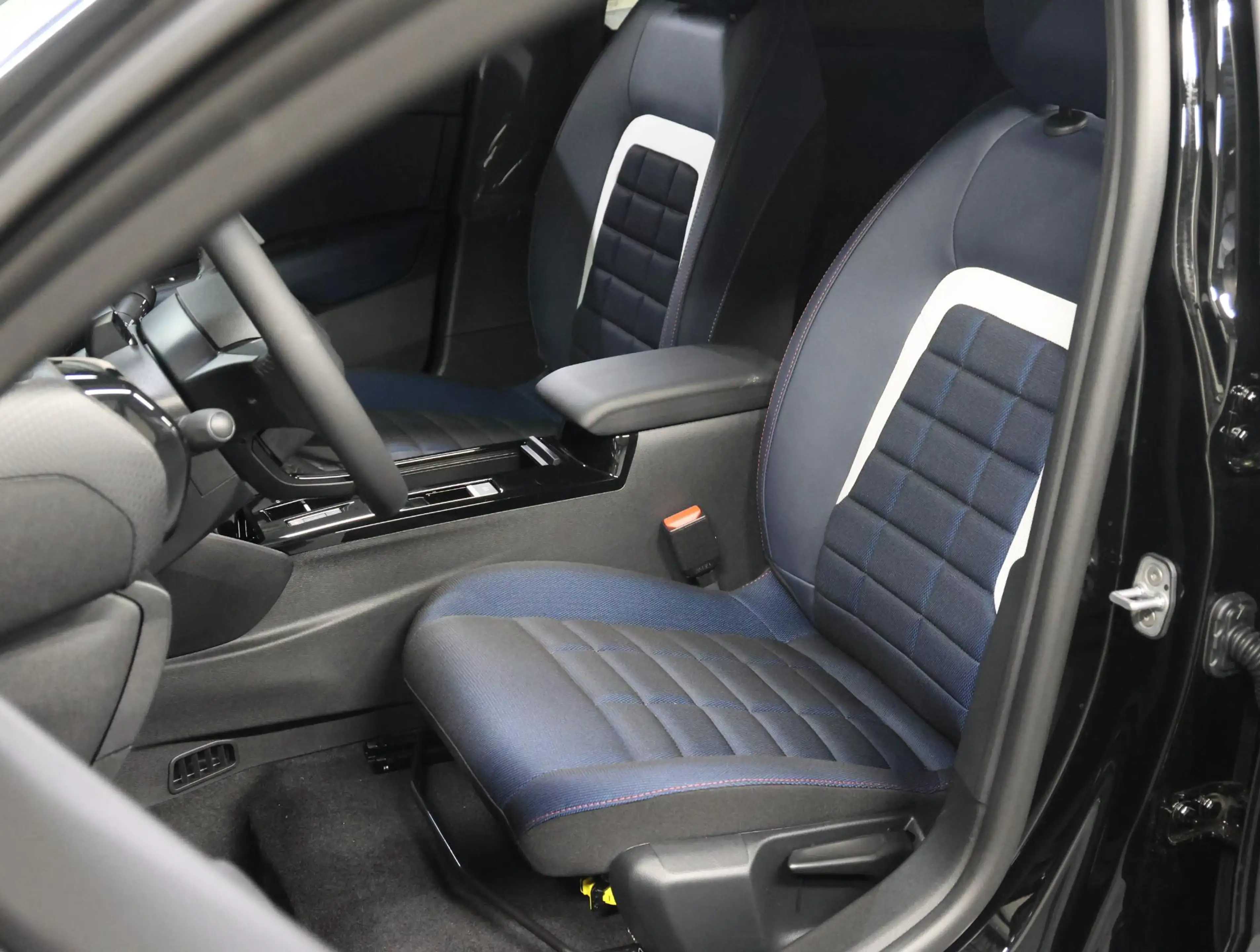 Citroen E-C4 Electric Collection 156pk Extended range 54 kWh | Stoelverw — photo 12