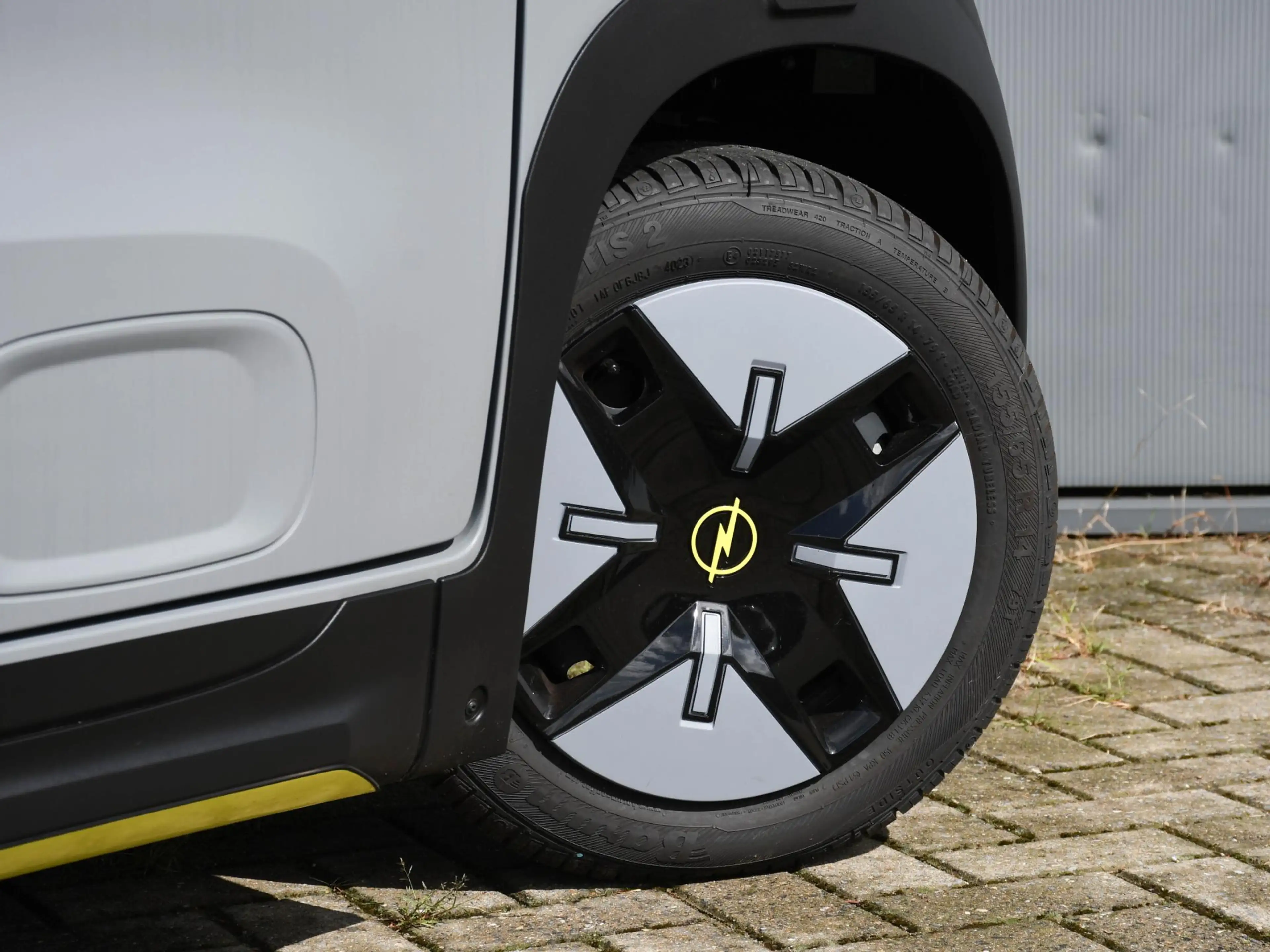 Opel Rocks-e Base 45kmh PANO | USB — photo 5
