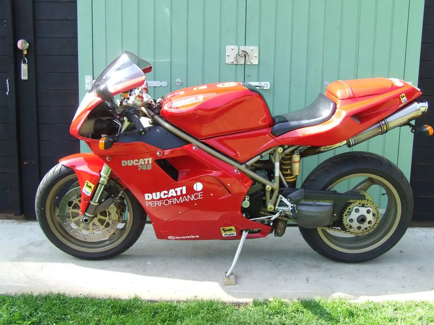 Ducati 748 Rot - 1