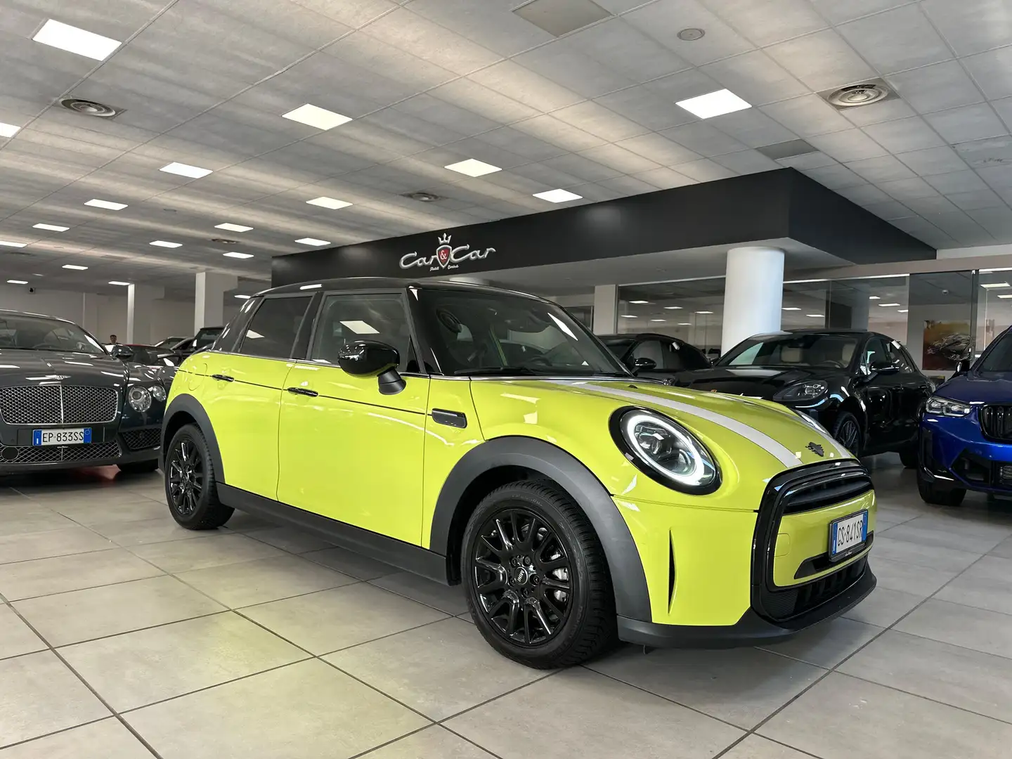 MINI Cooper 5p 1.5 auto Giallo - 1