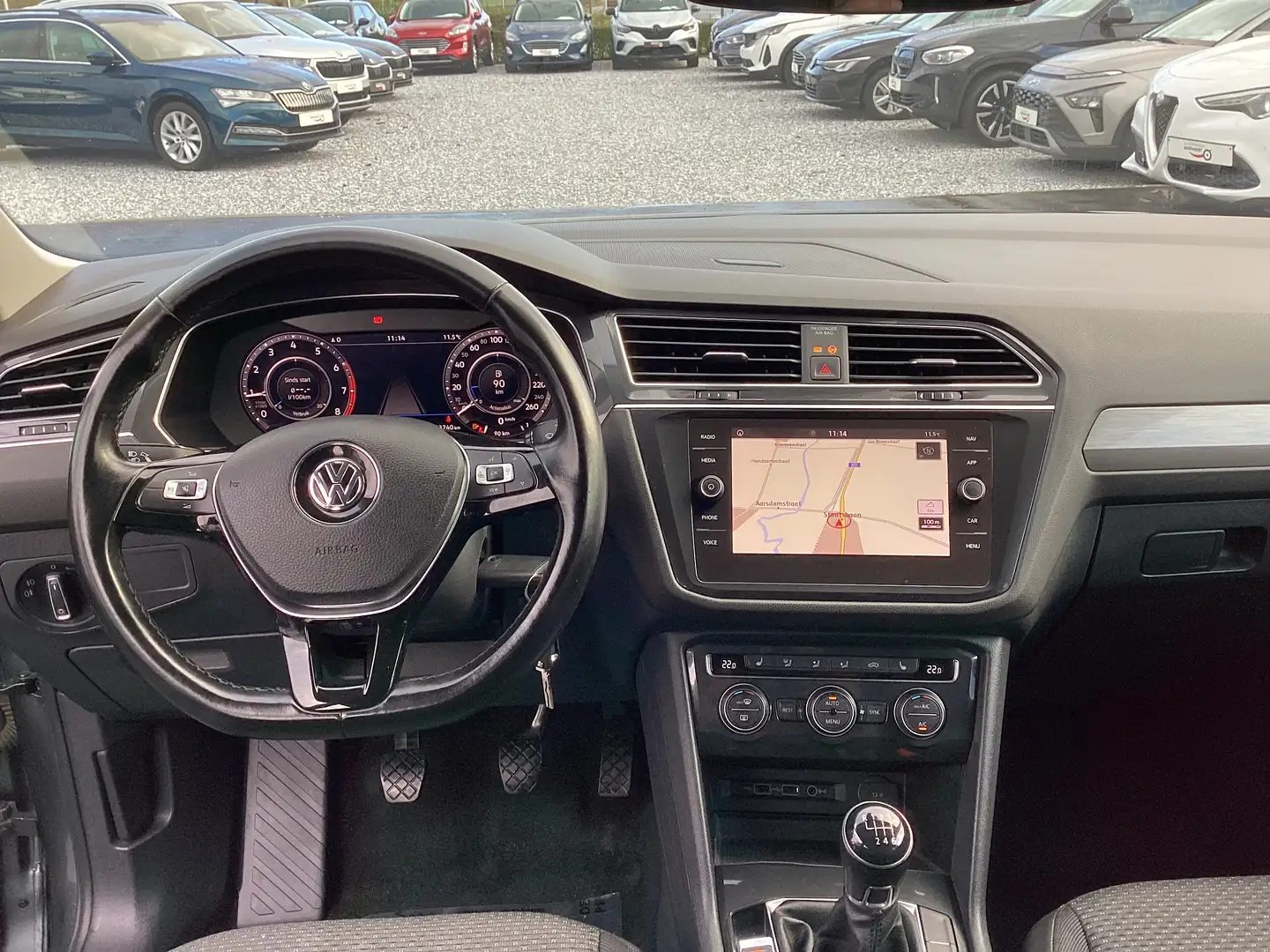 Volkswagen Tiguan Allspace 1.5TSI/133000km/7Zitpl/PdcV&A/Alu/Carplay/Clim Gris - 2