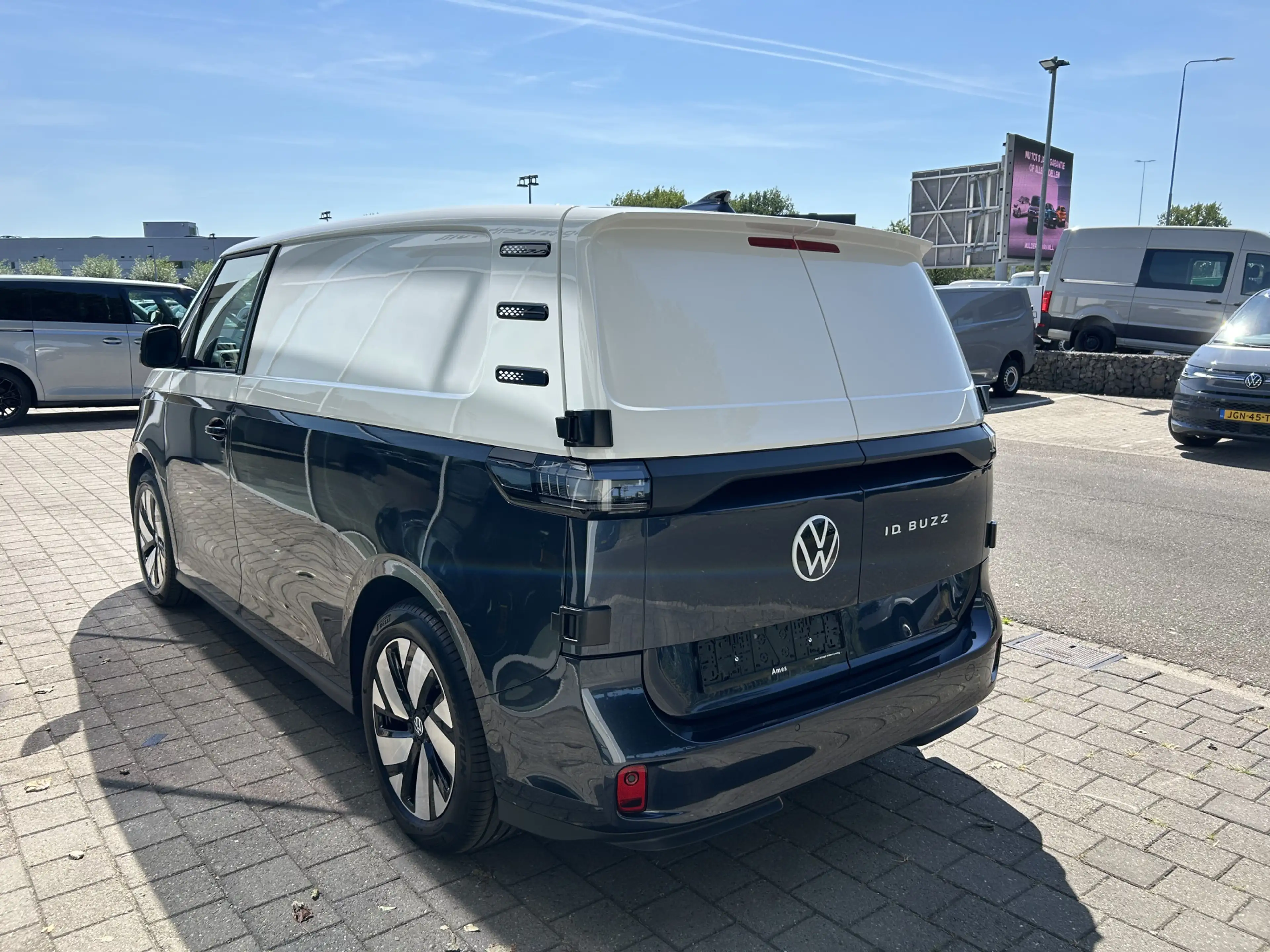 Volkswagen ID. Buzz Cargo Bulli Limited Edition 79 kwh - 286pk | Trekhaak | — photo 8