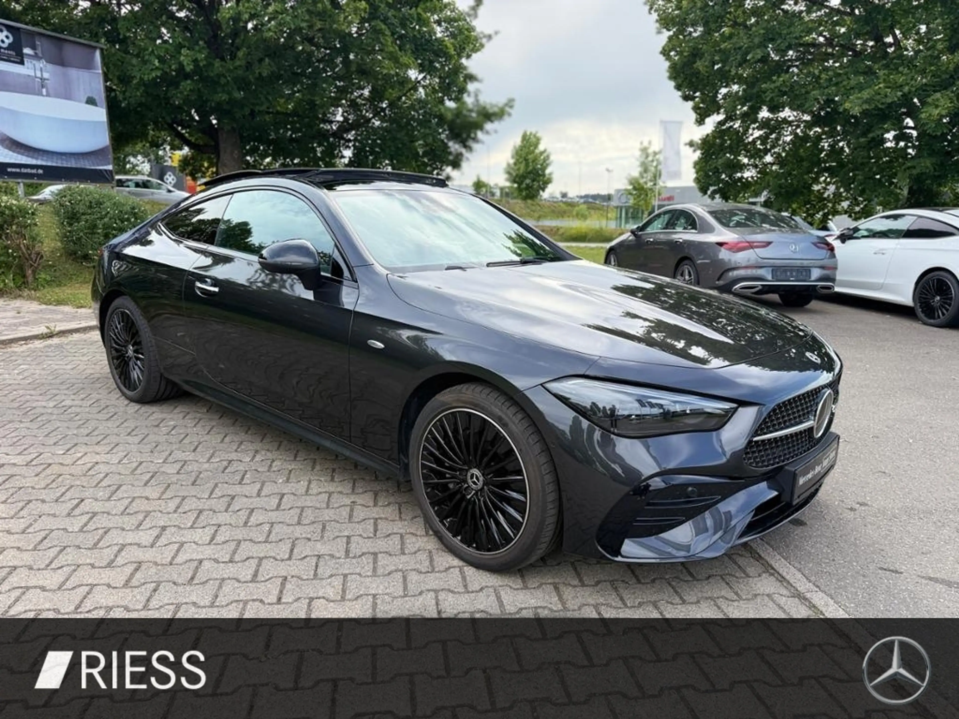 Mercedes-Benz CLE 300 e AMG Sport Night Distr Pano 19" — photo 12