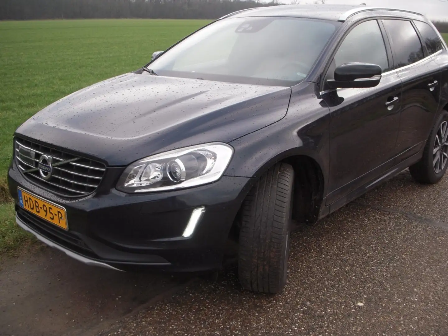 Volvo XC60 2.0 D3 FWD POLAR+ Automaat G tronic Bleu - 1