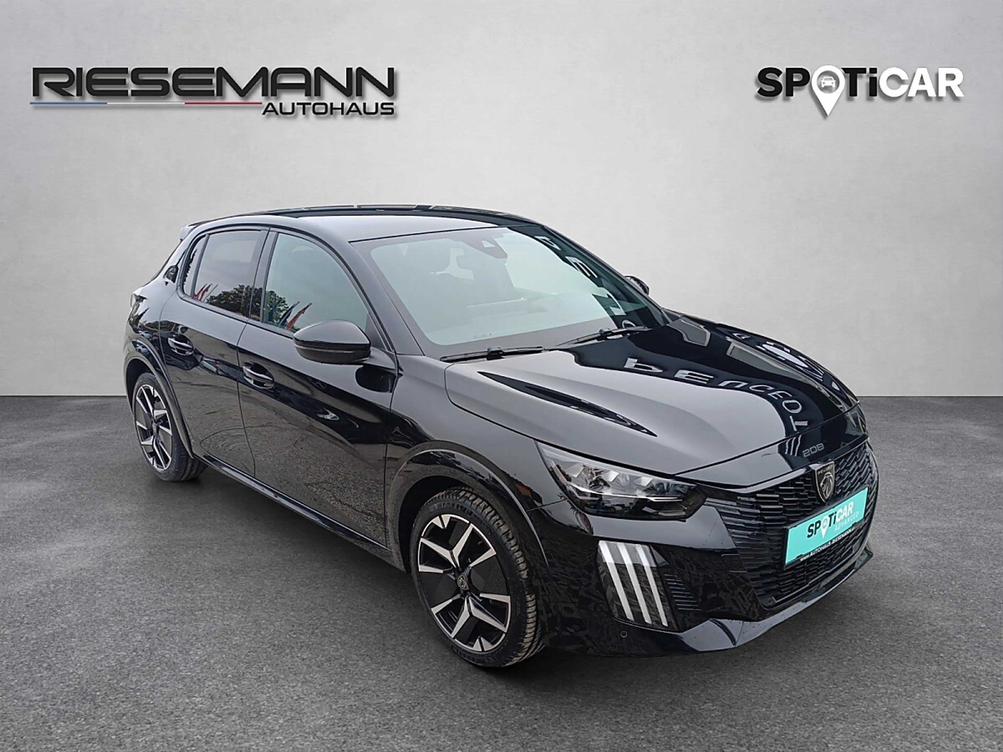 Peugeot 208 Hybrid 100 e-DCS6 GT — photo 4