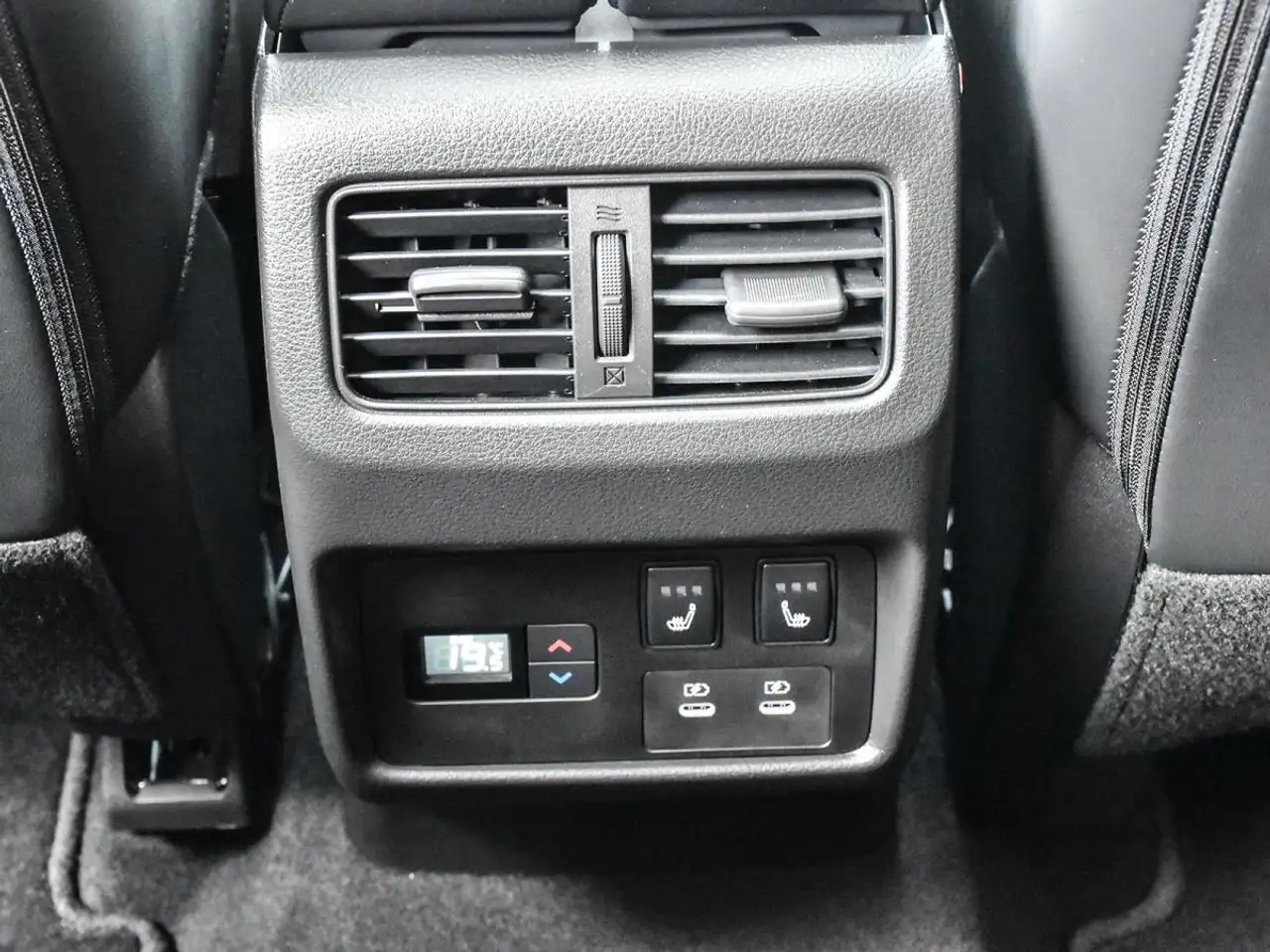 Nissan Rogue photo Nissan Rogue