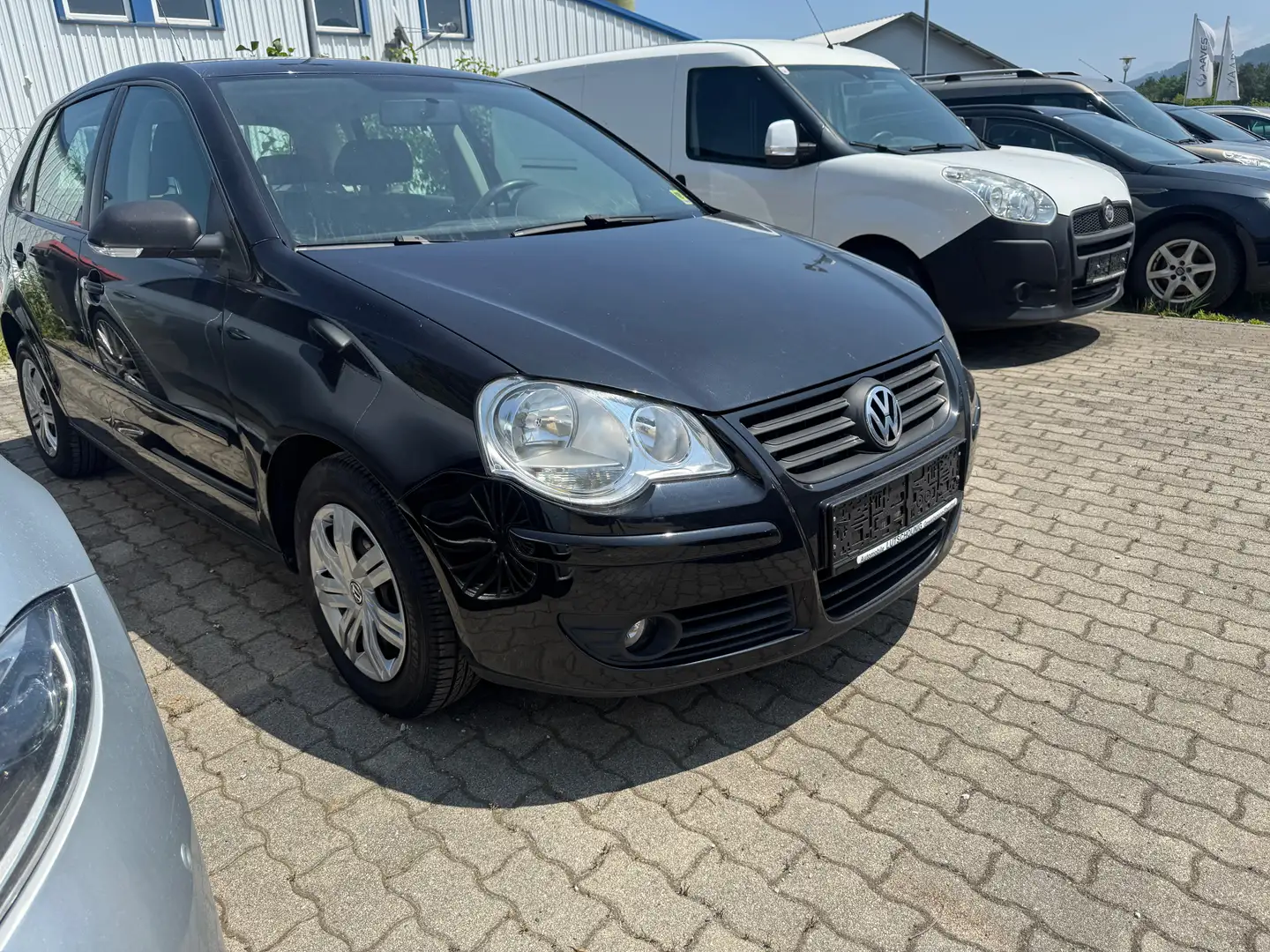 Volkswagen Polo Cool Comp Negro - 2