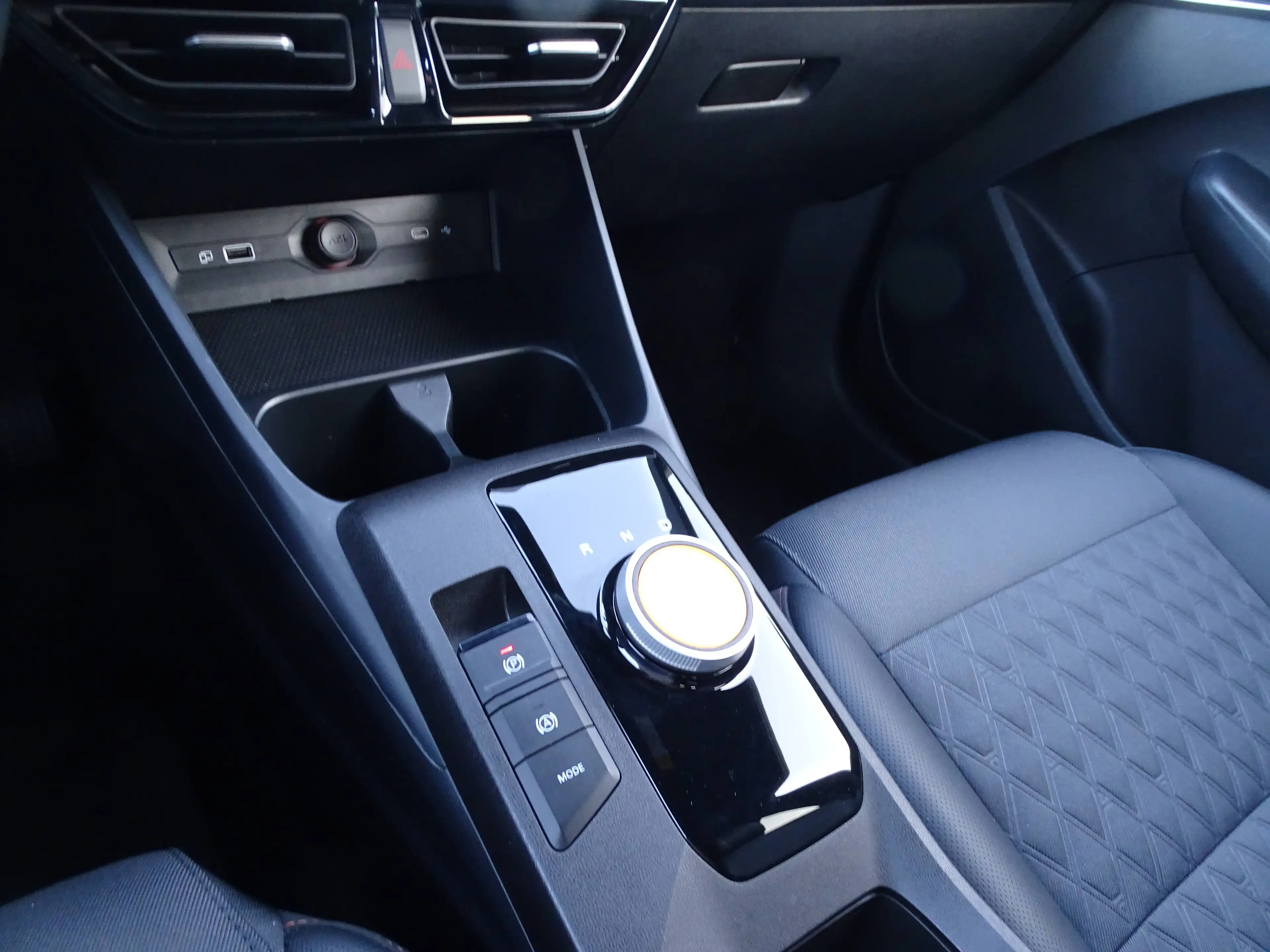 MG MG3 HEV HYBRID+ LUXURY — photo 12