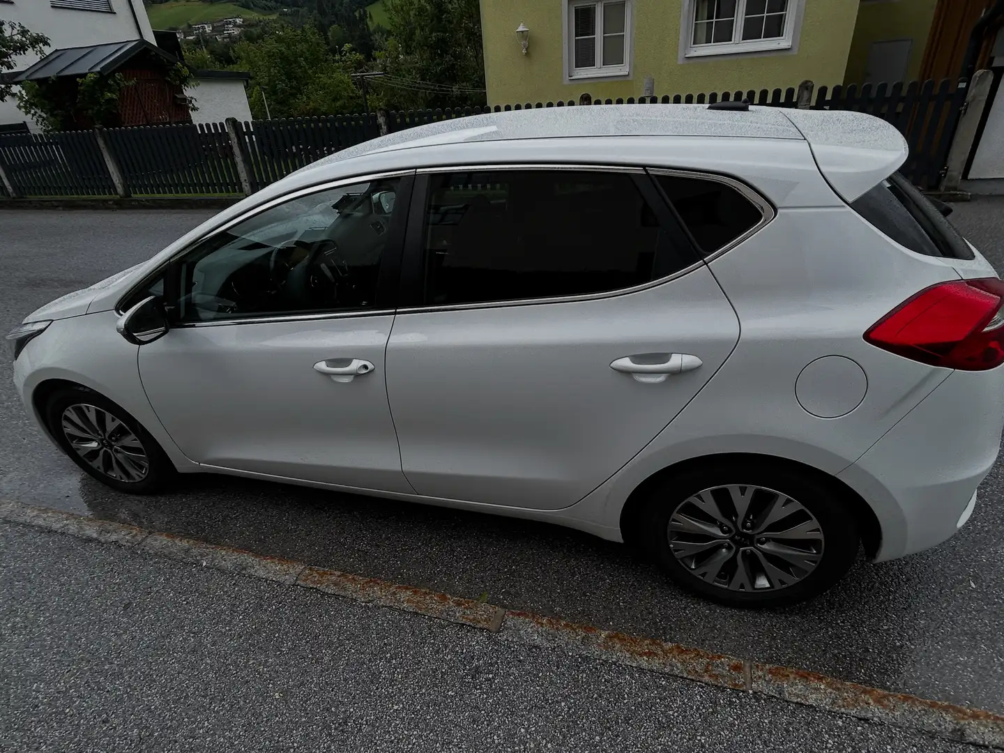 Kia Ceed / cee'd cee'd 1,6 CRDi ISG Österreich Edition Alb - 2