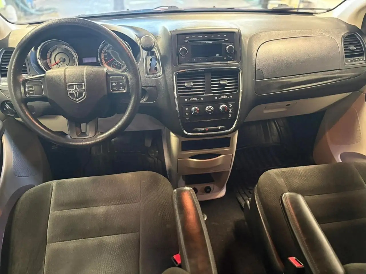 Dodge Grand Caravan снимка Dodge Grand Caravan