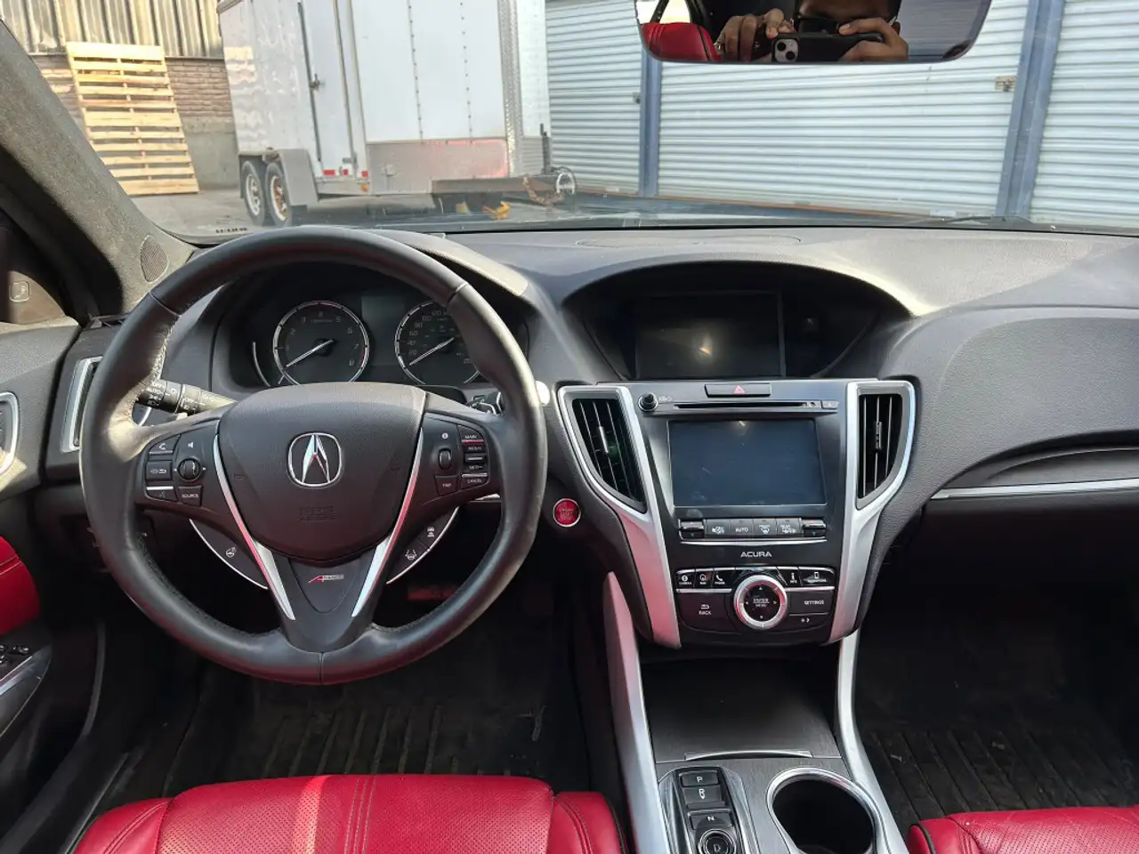 Acura TLX снимка Acura TLX