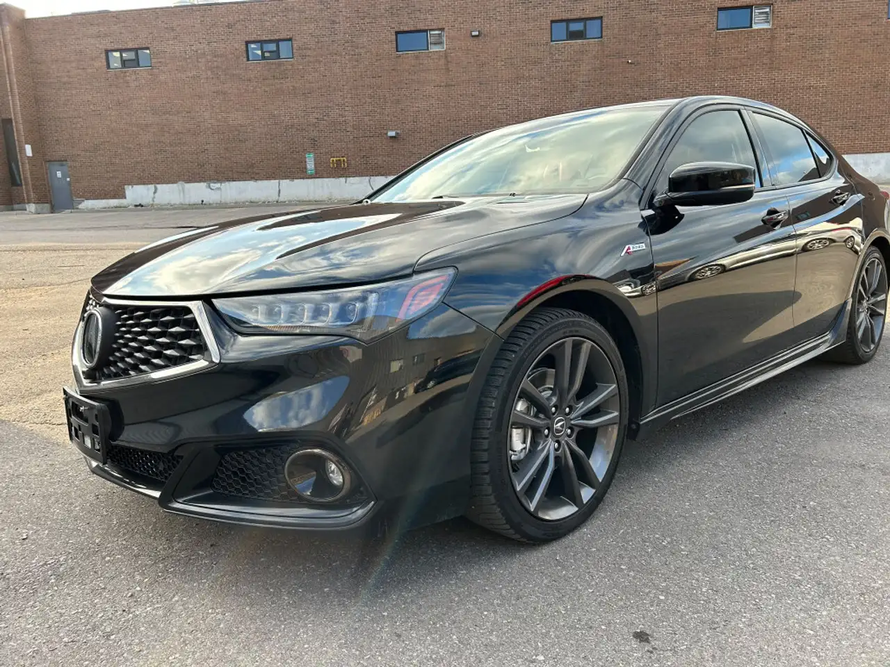 Acura TLX снимка Acura TLX
