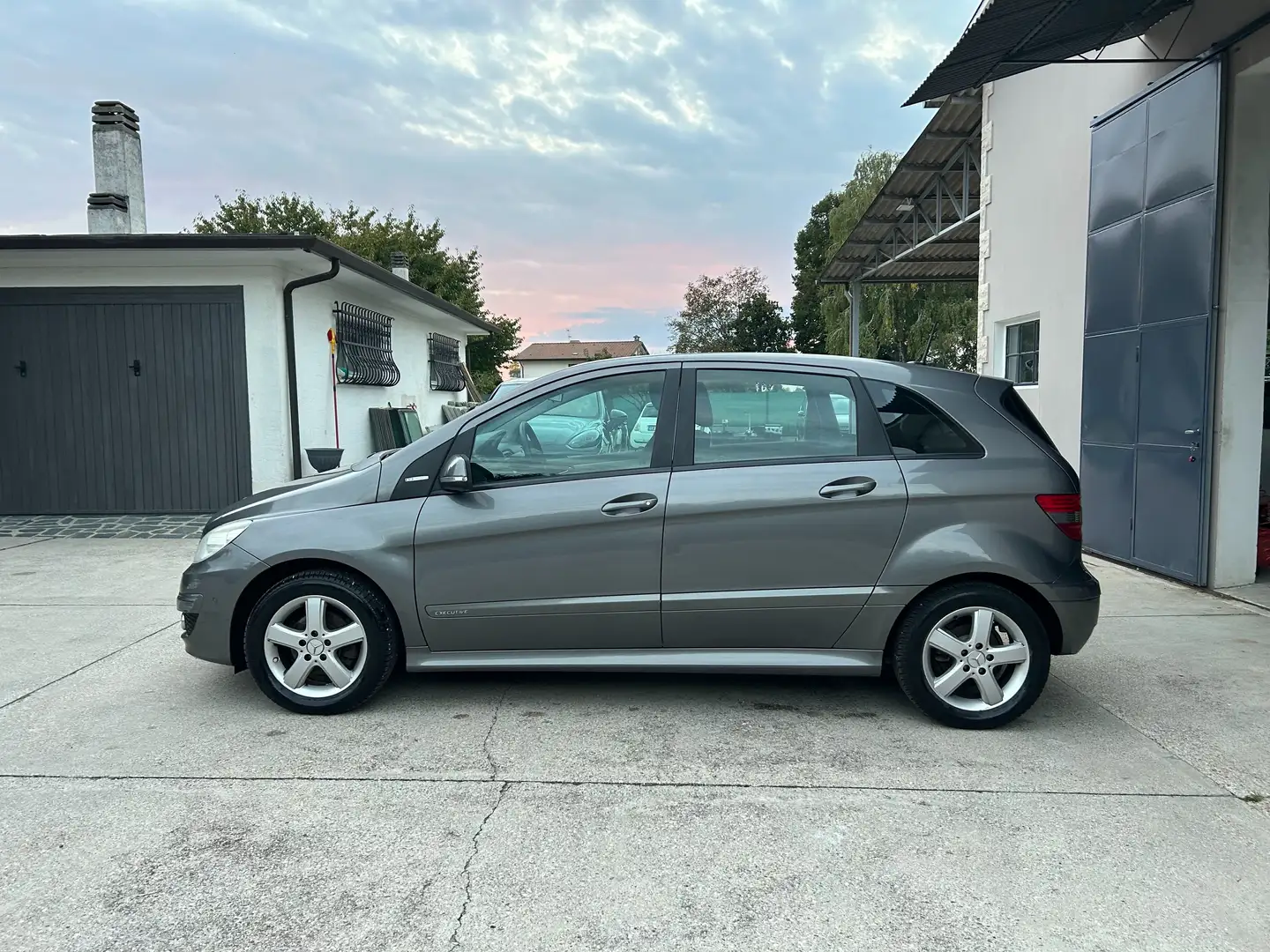 Mercedes-Benz B 180 BENZINA be Executive Euro5 Gris - 2