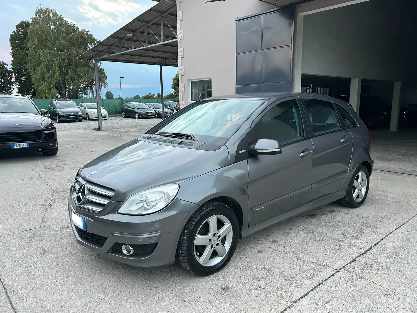 Mercedes-Benz B 180 BENZINA be Executive Euro5 Gris - 1
