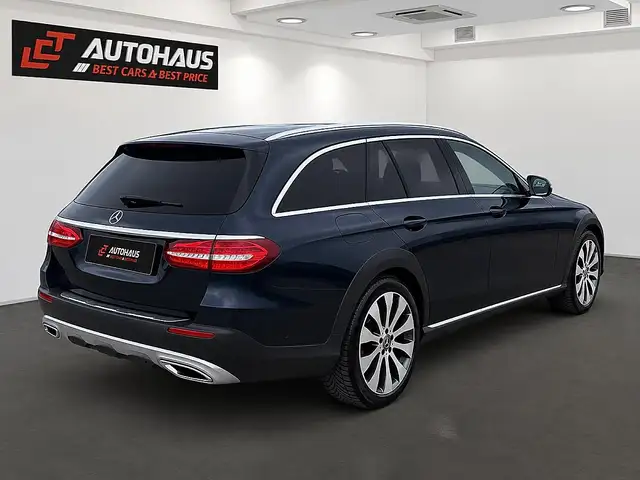 Mercedes-Benz E-Class view 6