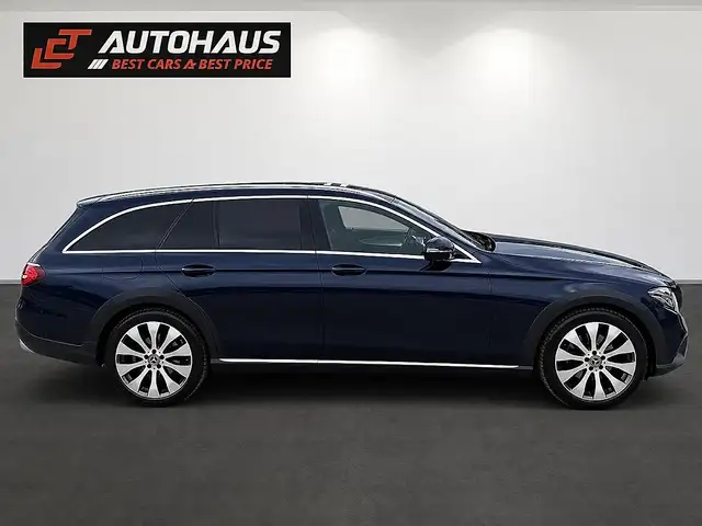 Mercedes-Benz E-Class view 5