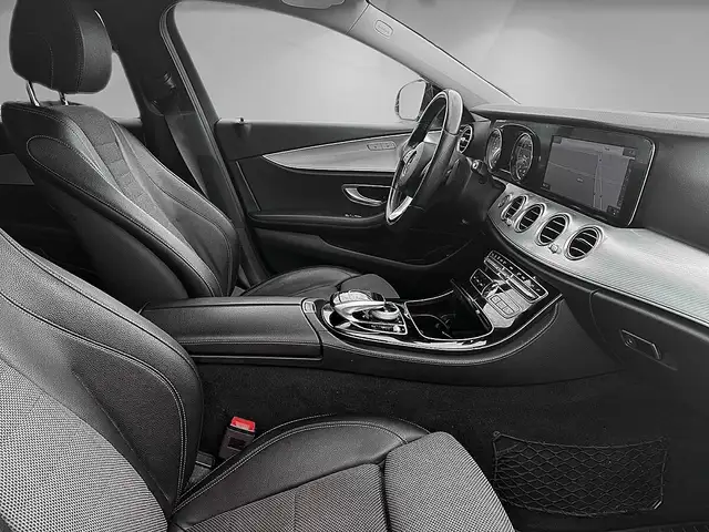 Mercedes-Benz E-Class view 8