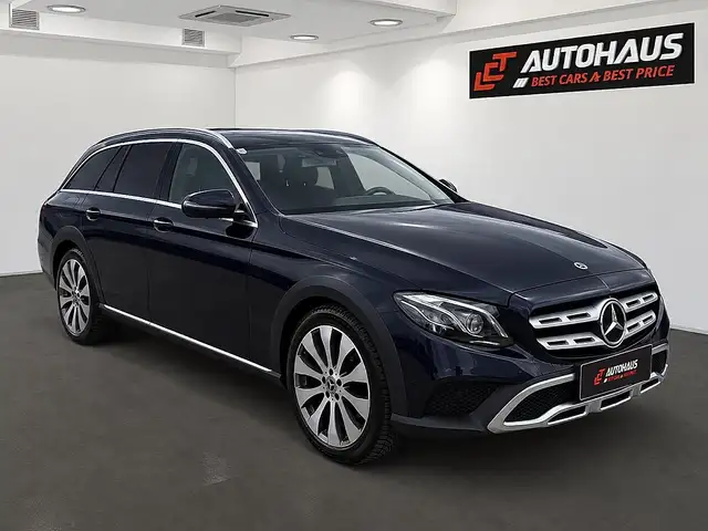 Mercedes-Benz E-Class view 4