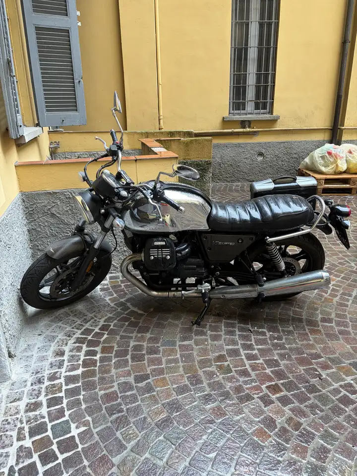Moto Guzzi V 7