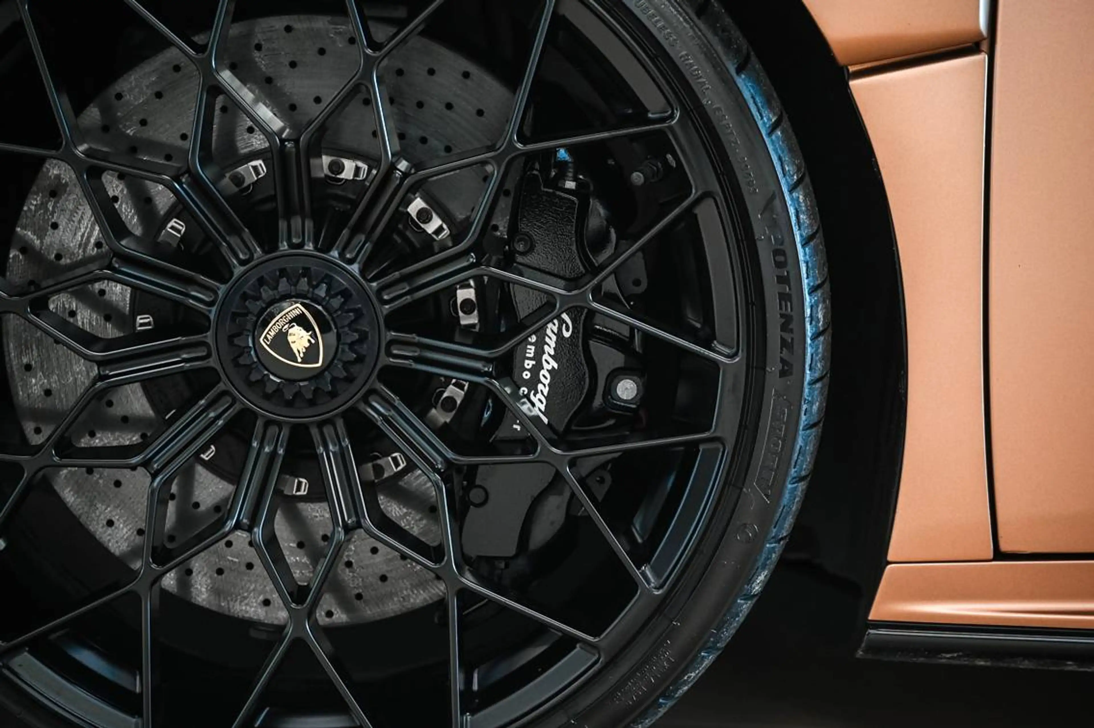 Lamborghini Huracán Huracan 5.2i V10 40v LP640-2 STO — photo 11