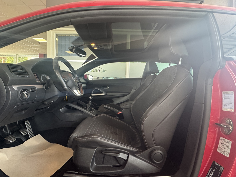 Volkswagen Scirocco 2.0 TDI Sport 1. Hand Alcantara Panoram — photo 11