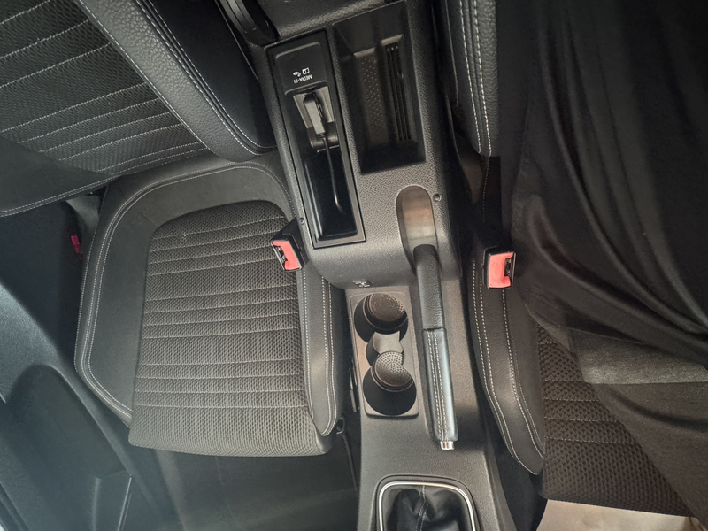 Volkswagen Scirocco 2.0 TDI Sport 1. Hand Alcantara Panoram — photo 15