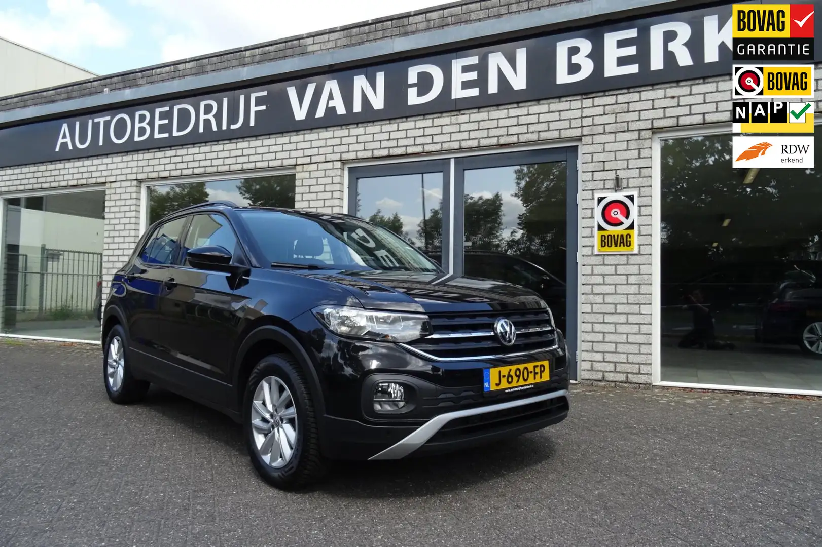 Volkswagen T-Cross 1.0 TSI DSG Life Business Zwart - 1