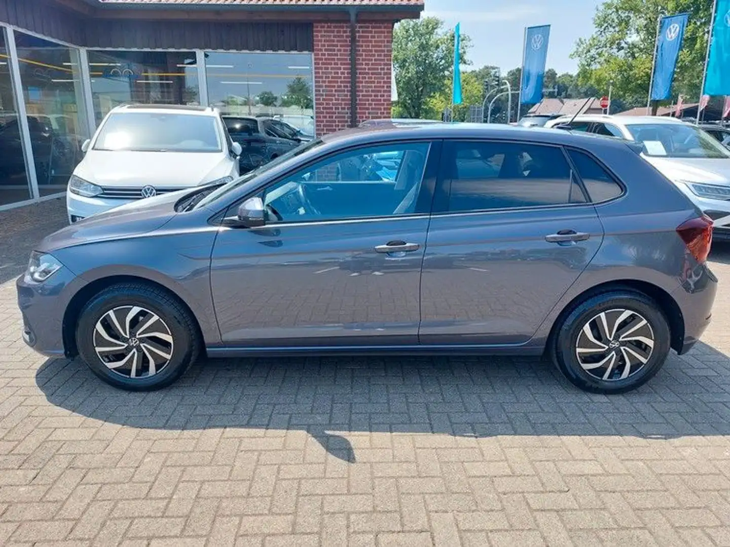 Volkswagen Polo VI 1,0 TSI Life *ACC*App*LED*KLA*Sitzhzg Gris - 2