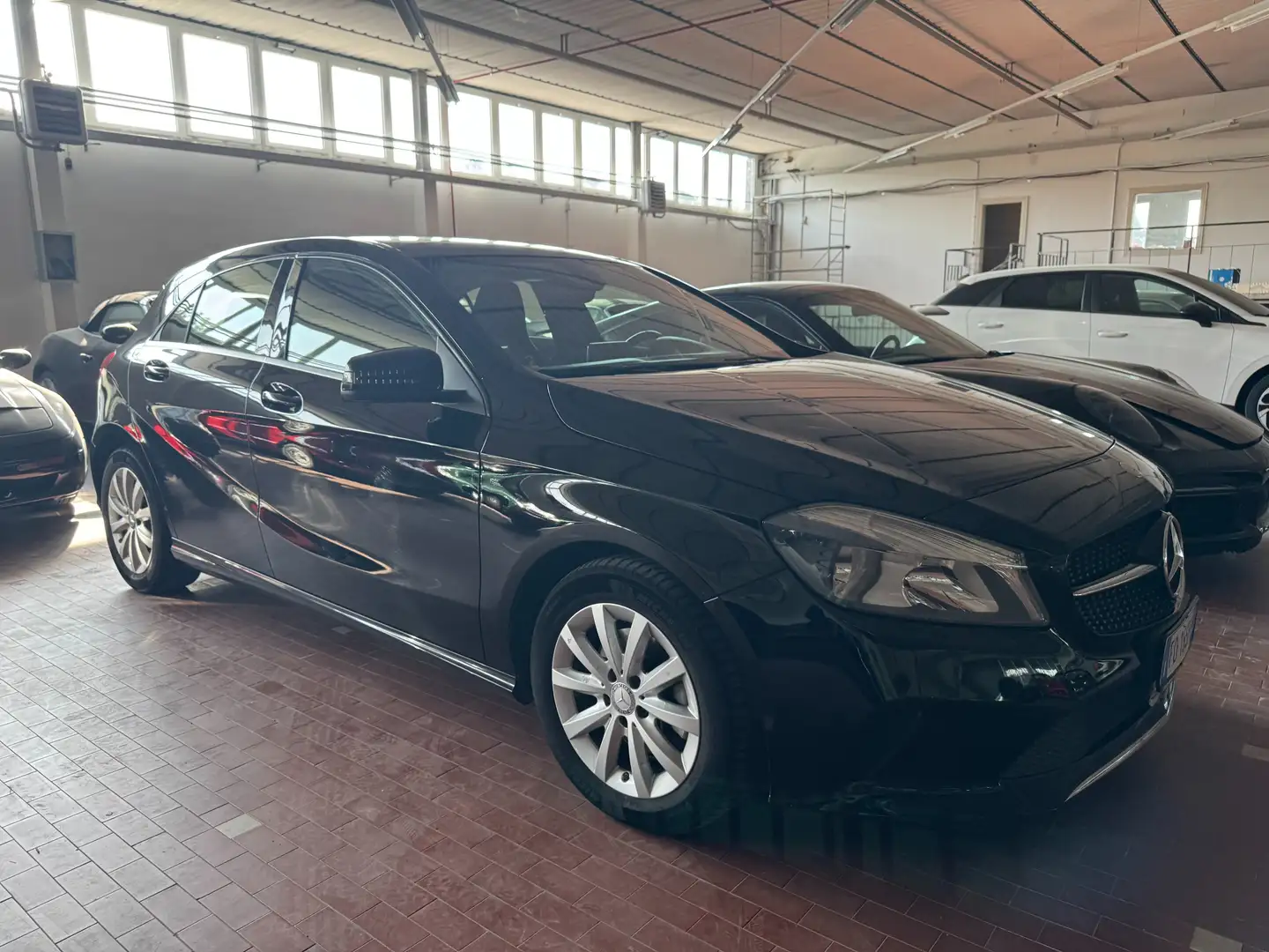 Mercedes-Benz A 180 Business Negro - 1
