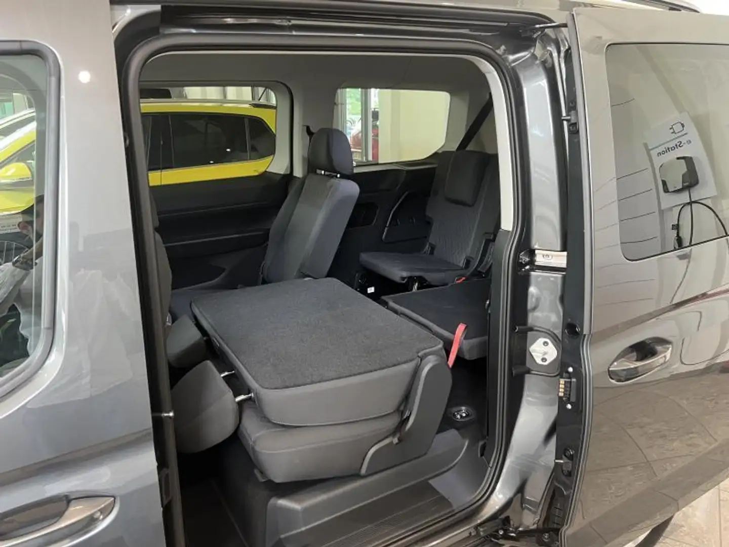 Volkswagen Caddy V Life Maxi Gris - 2