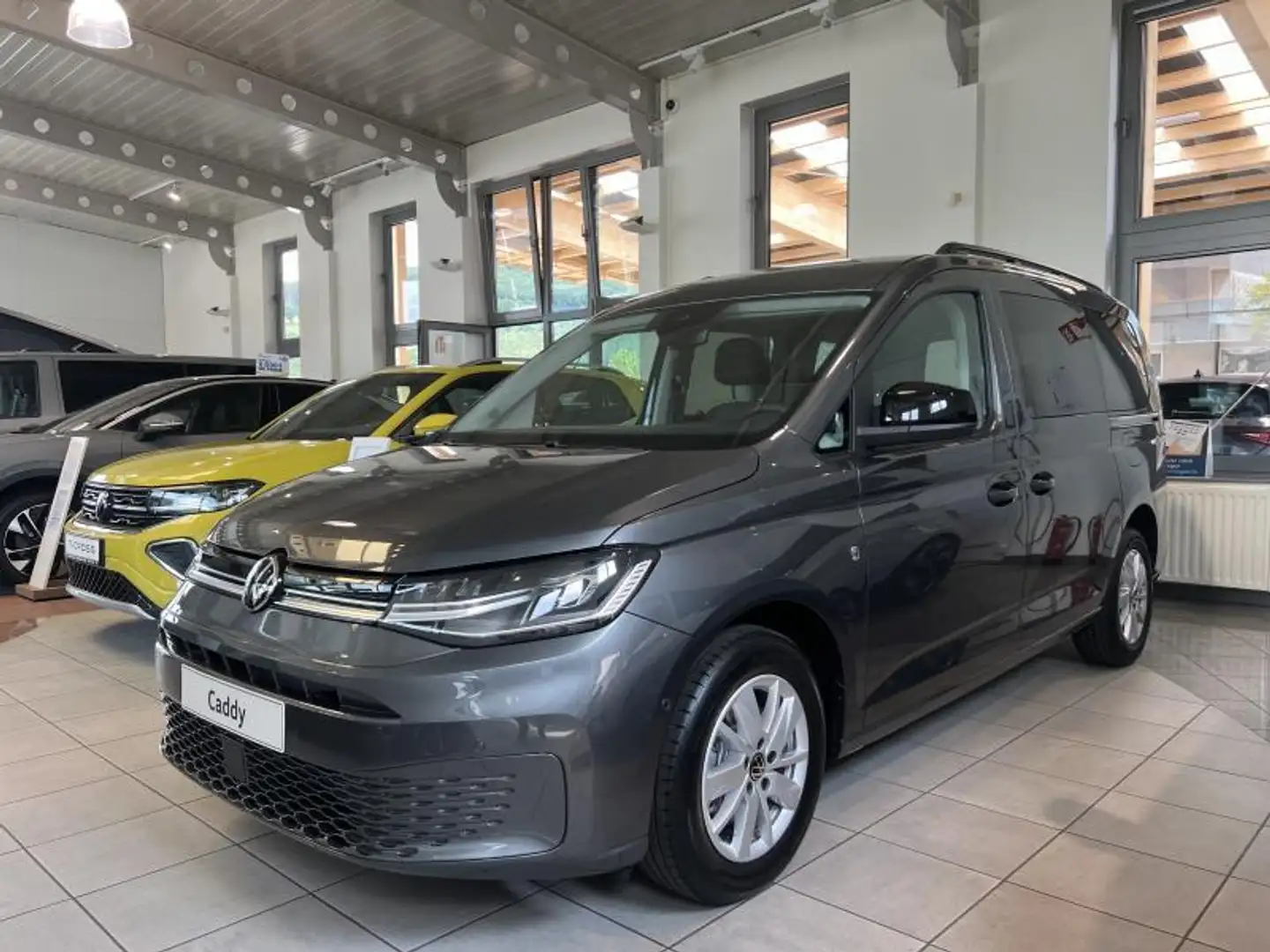Volkswagen Caddy V Life Maxi Gris - 1