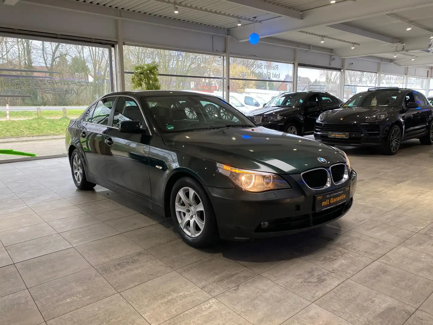 BMW 520 i Benzin *Schalter*Klima*TÜV NEU* Grün - 1