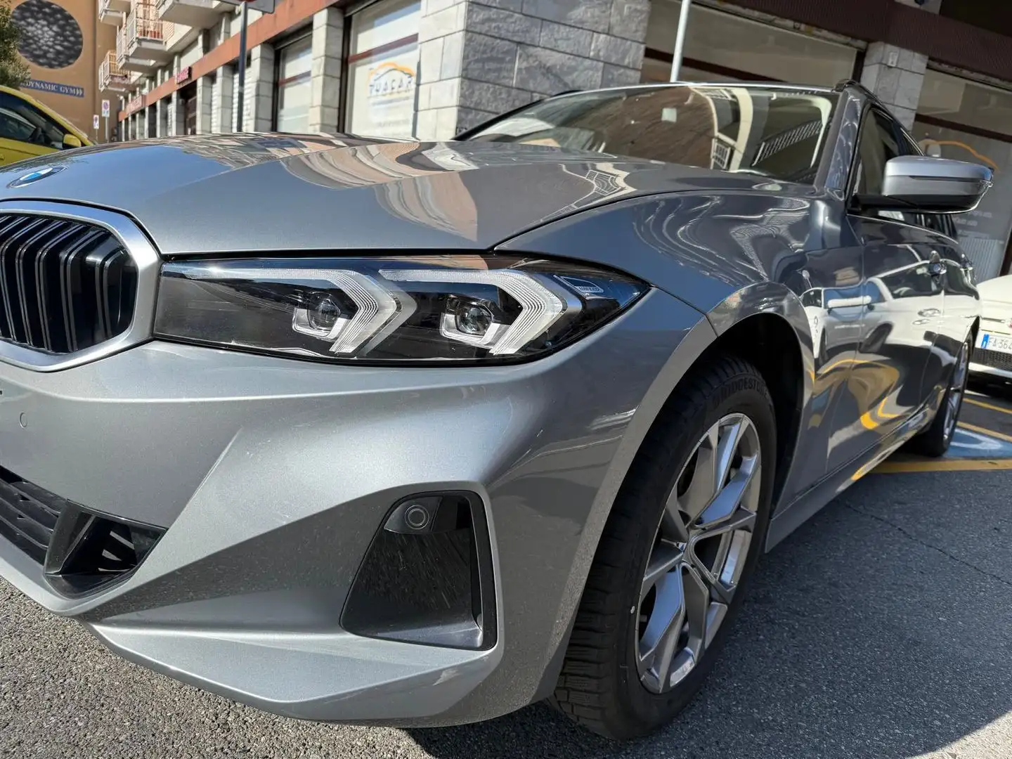 BMW 320 Business Advantage 320 d MHEV Gris - 2