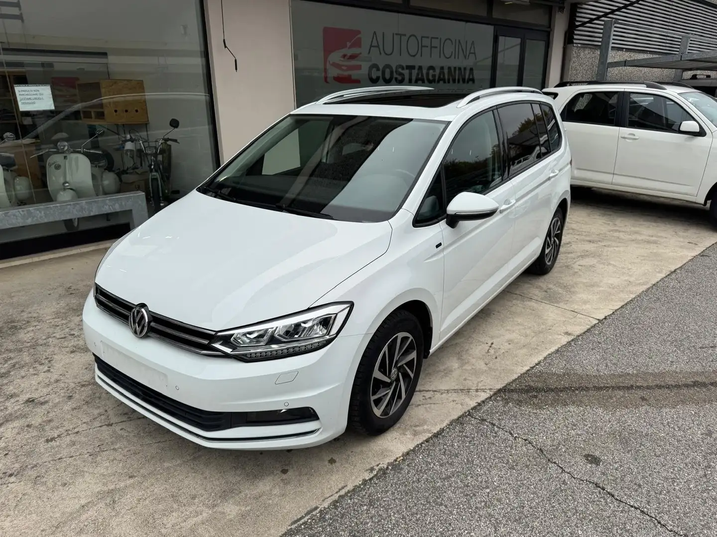 Volkswagen Touran Touran 1.6 tdi Highline 115cv dsg Bianco - 1