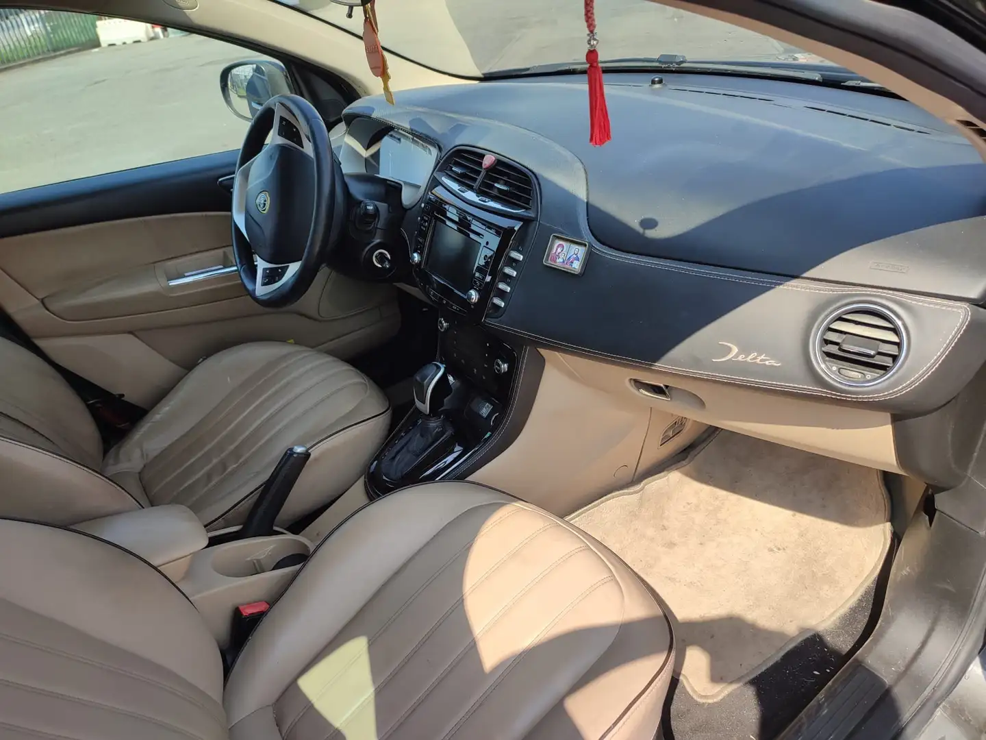 Lancia Delta Grigio - 1