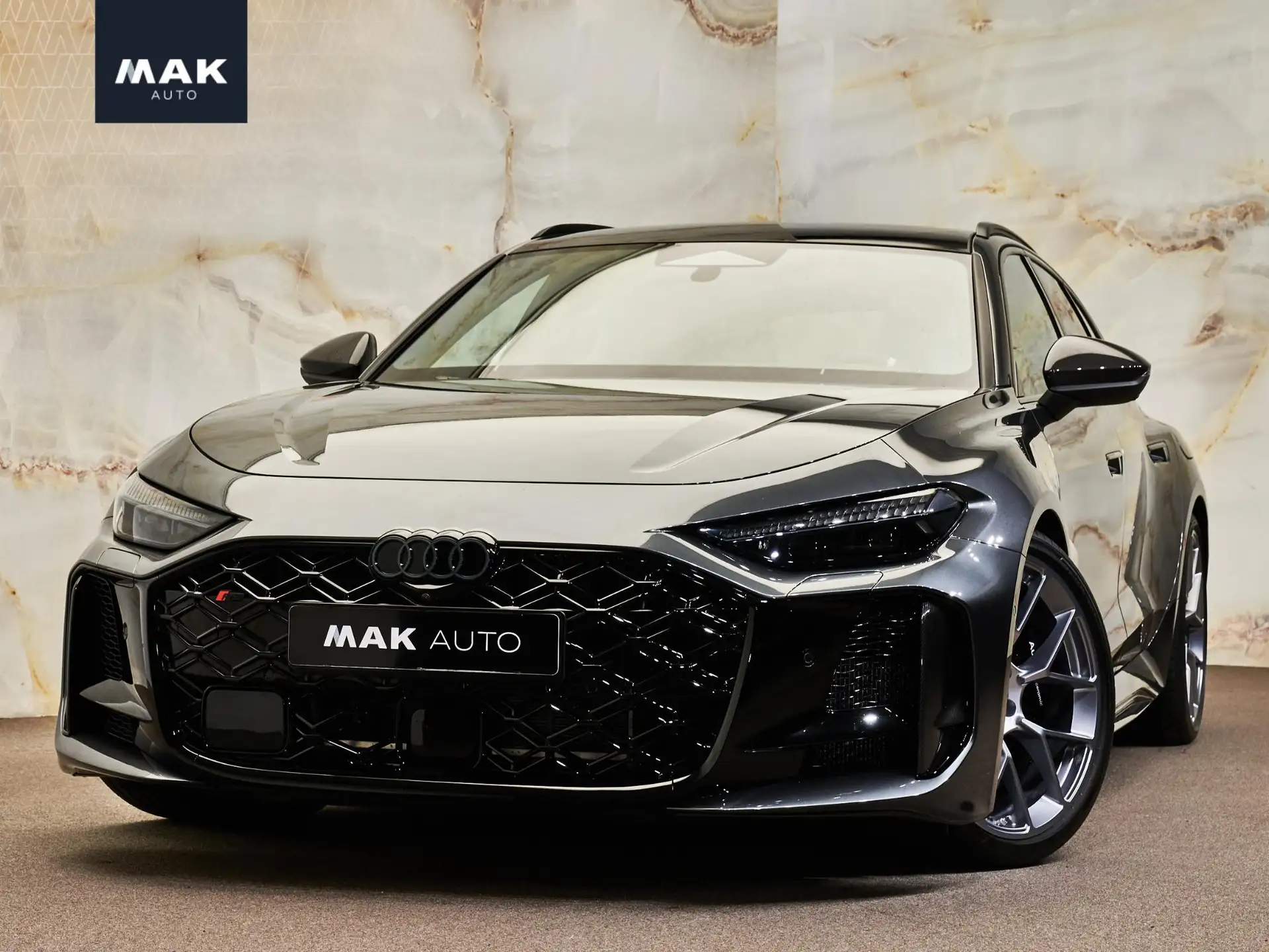 Audi RS5 Coupe 2026 블랙 사진 1