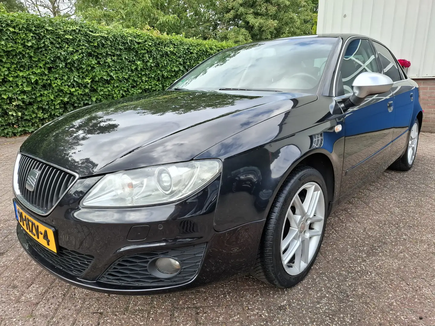 SEAT Exeo 1.8 Style CLIMAT/CRUISE/PDC/XENON 150PK Чорний - 1