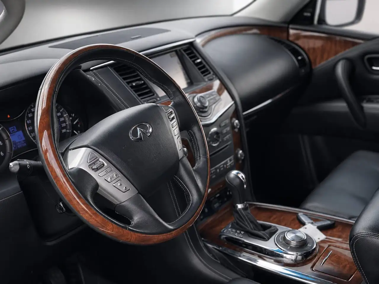 Infiniti QX80 fotografie Infiniti QX80