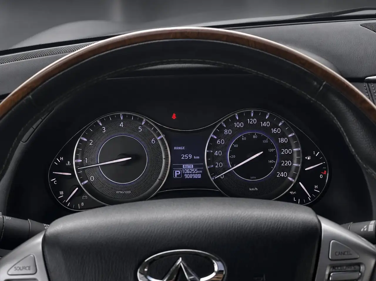 Infiniti QX80 fotografie Infiniti QX80