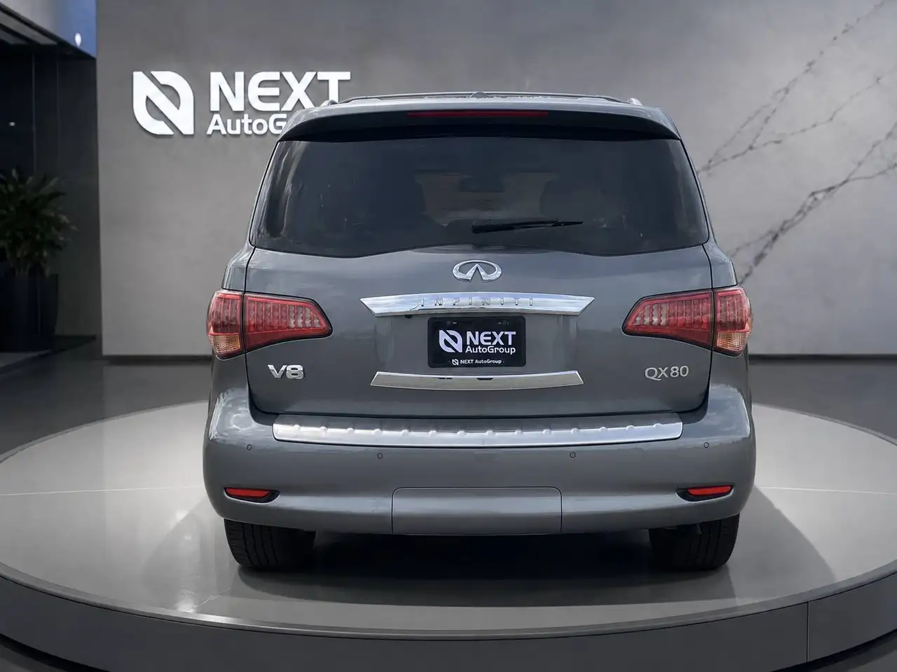 Infiniti QX80 fotografie Infiniti QX80