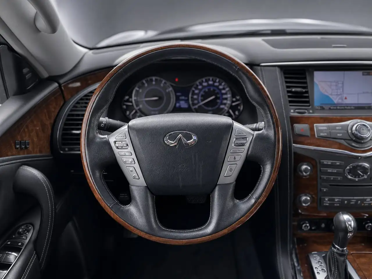 Infiniti QX80 fotografie Infiniti QX80