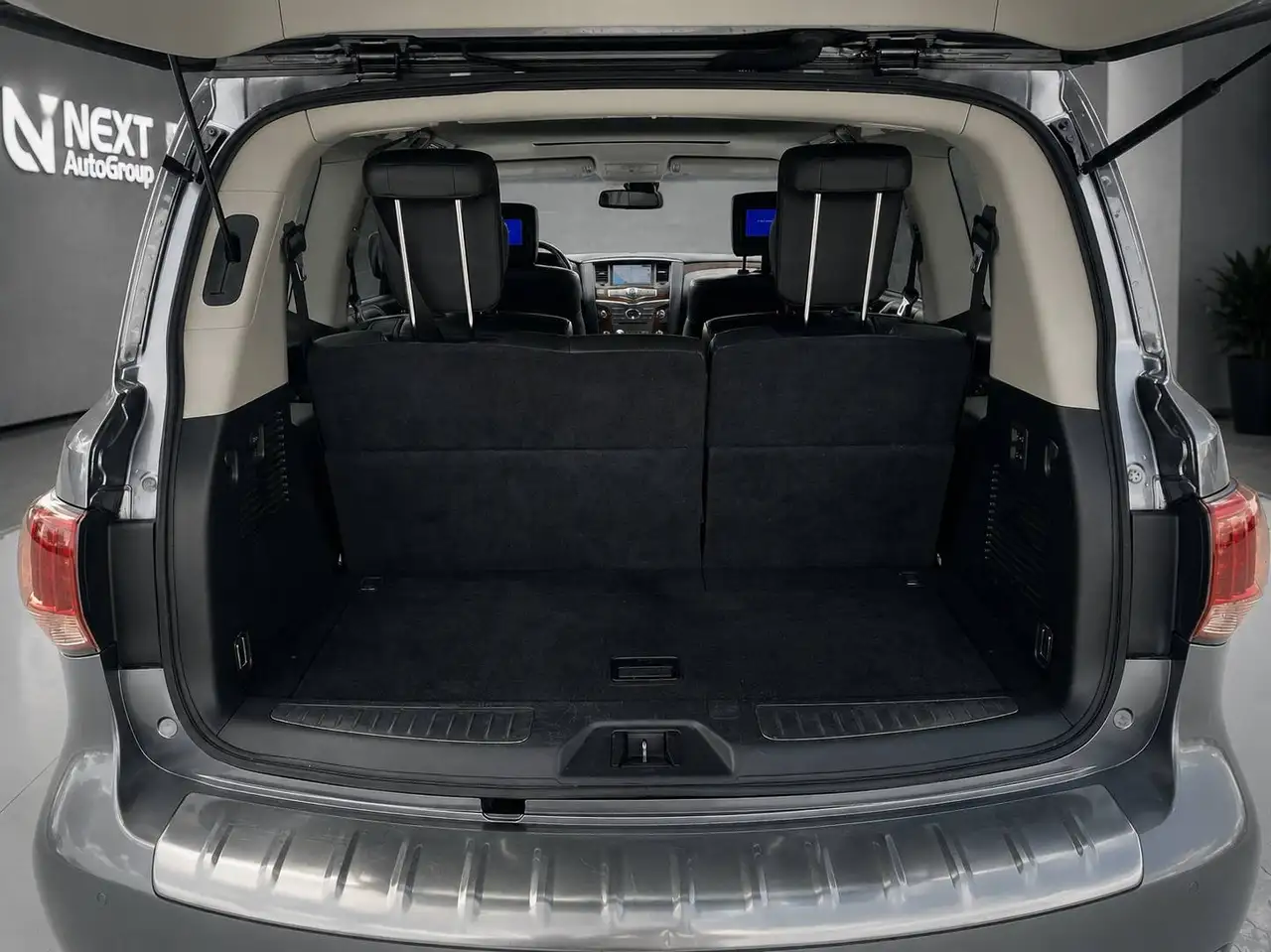 Infiniti QX80 fotografie Infiniti QX80