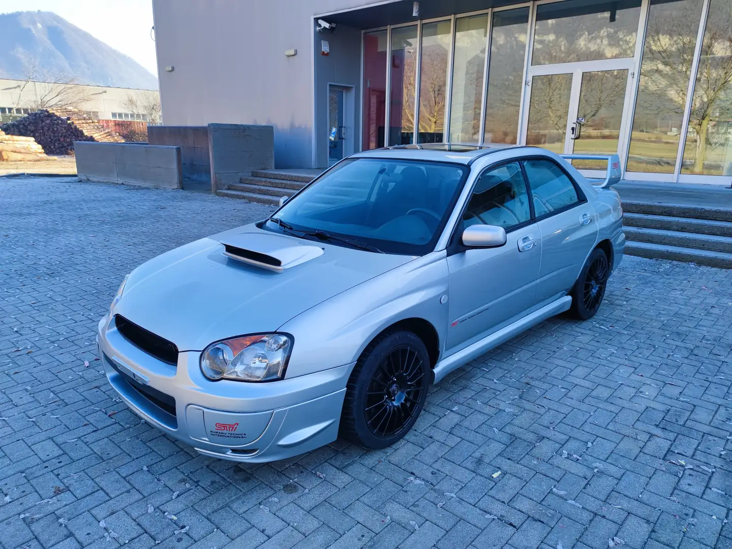 Subaru Impreza Berlina 2.0i WRX 4x4 224 cv ** all. STI esterno** Gümüş rengi - 1