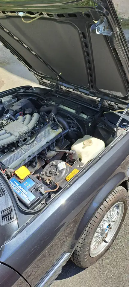 BMW 320i, foto 11