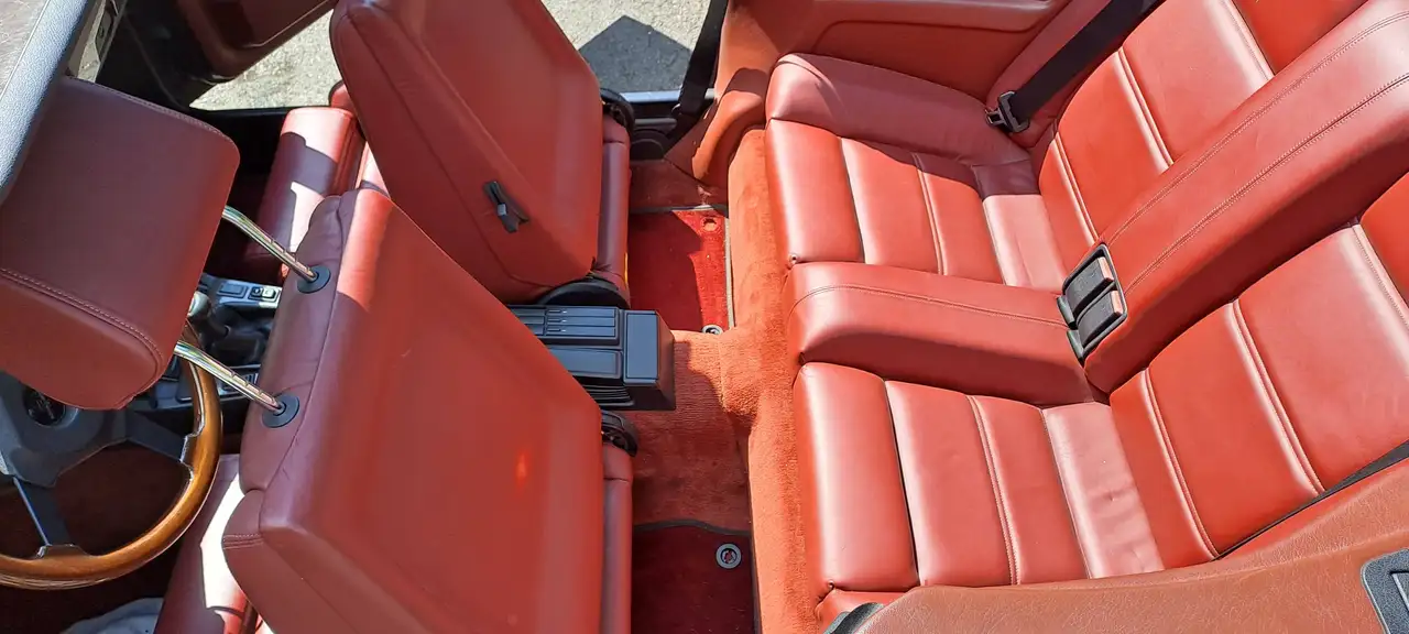 BMW 320i, foto 1