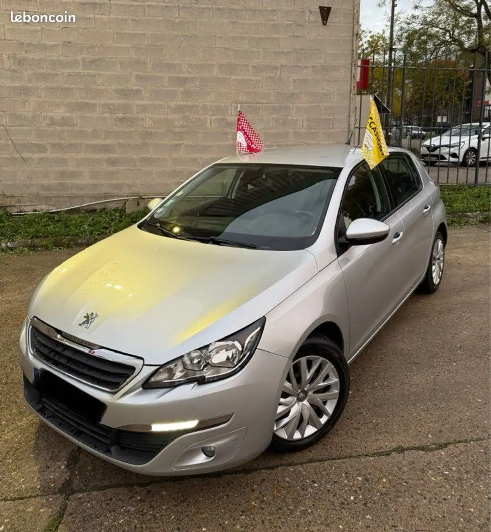 Peugeot 308 1.6 HDi 92CV Année 08-2014 199.000KM Garantie 3 Mois Gris - 2