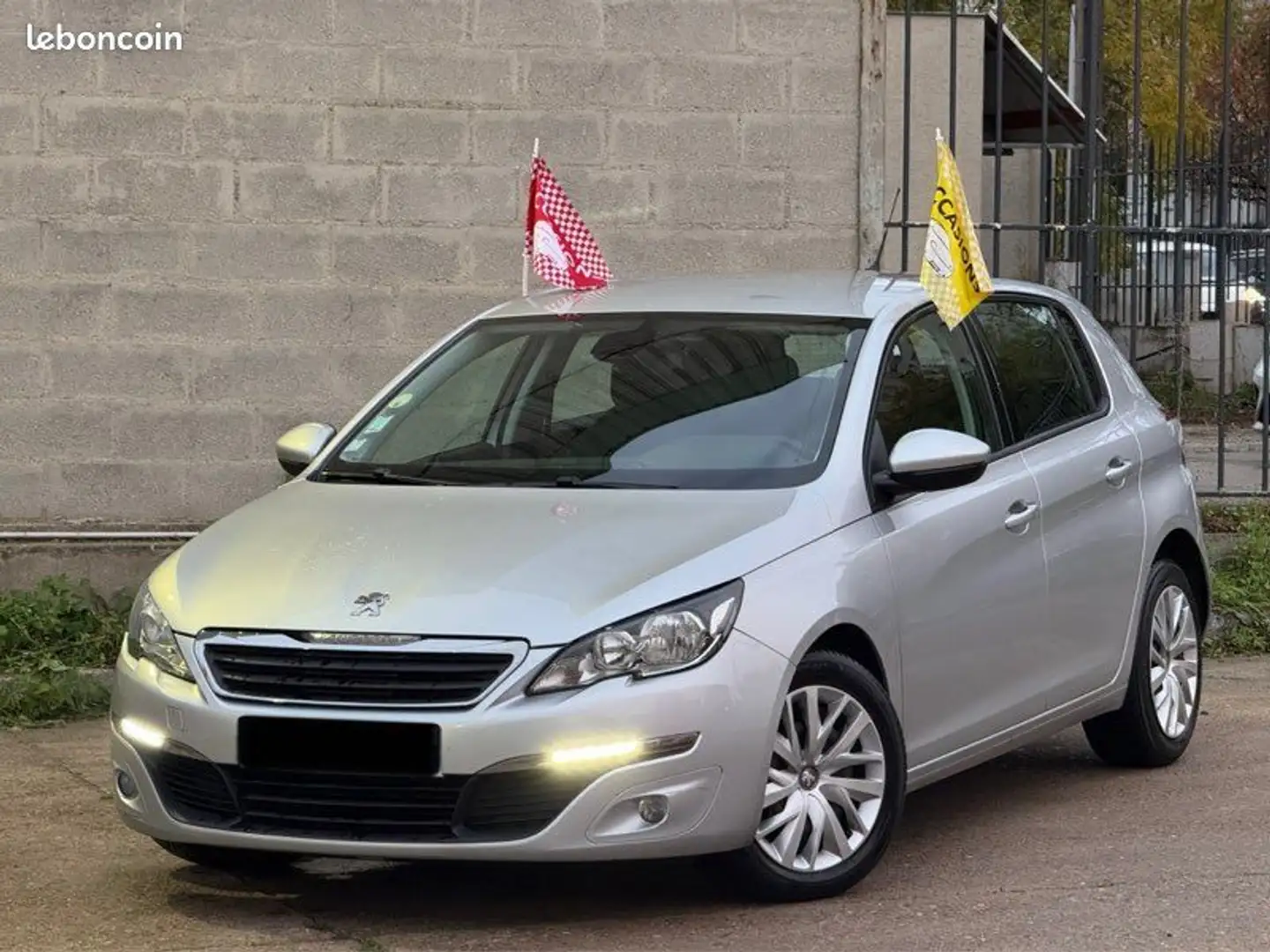 Peugeot 308 1.6 HDi 92CV Année 08-2014 199.000KM Garantie 3 Mois Gris - 1