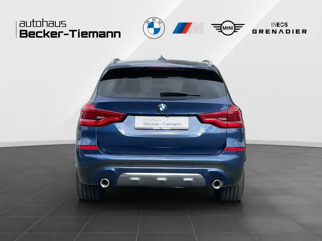 BMW X3 view 5